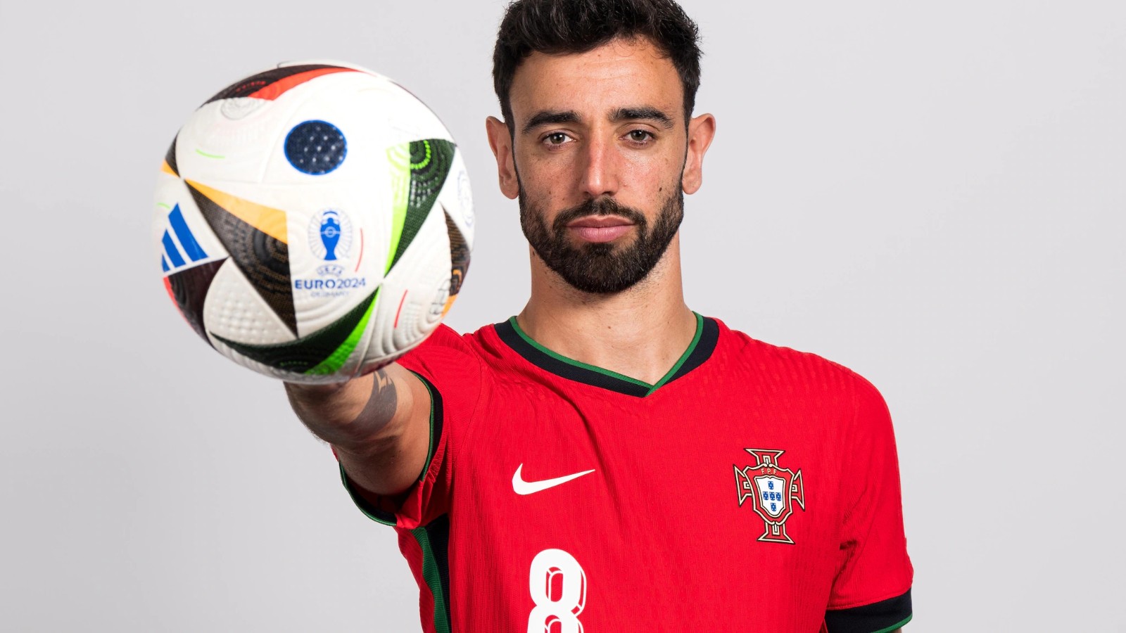 fernandes wearing Portugal Jersey EURO 2024 on the pitch